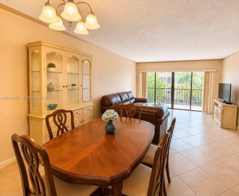 3905 N Nob Hill Rd # 312, Sunrise FL 33351