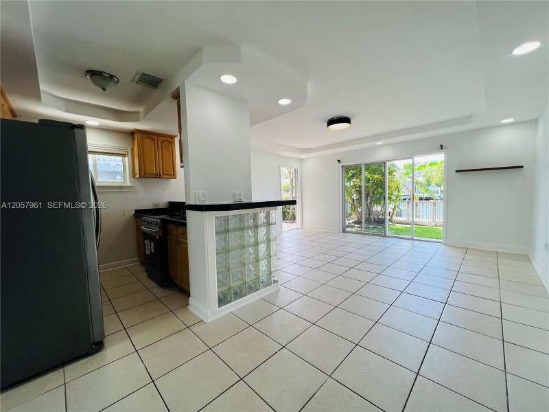 2033 Calais Dr # 5, Miami Beach FL 33141