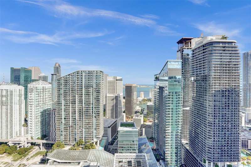 88 SW 7th St # 4011, Miami FL 33130