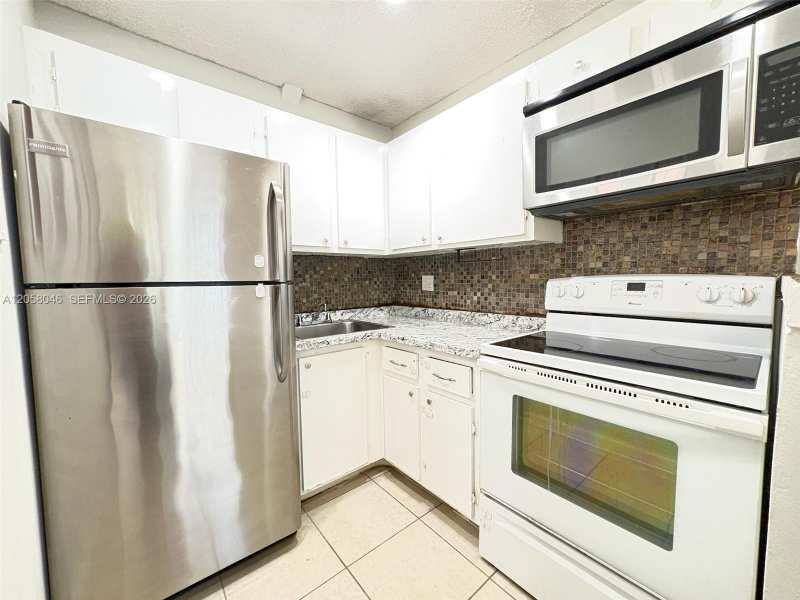 95 NE 41st St # I144, Oakland Park FL 33334