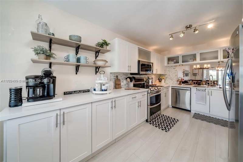 2560 NW 103RD Avenue # 406, Sunrise FL 33322