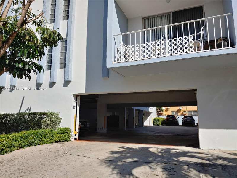 7705 Abbott Ave # 304, Miami Beach FL 33141
