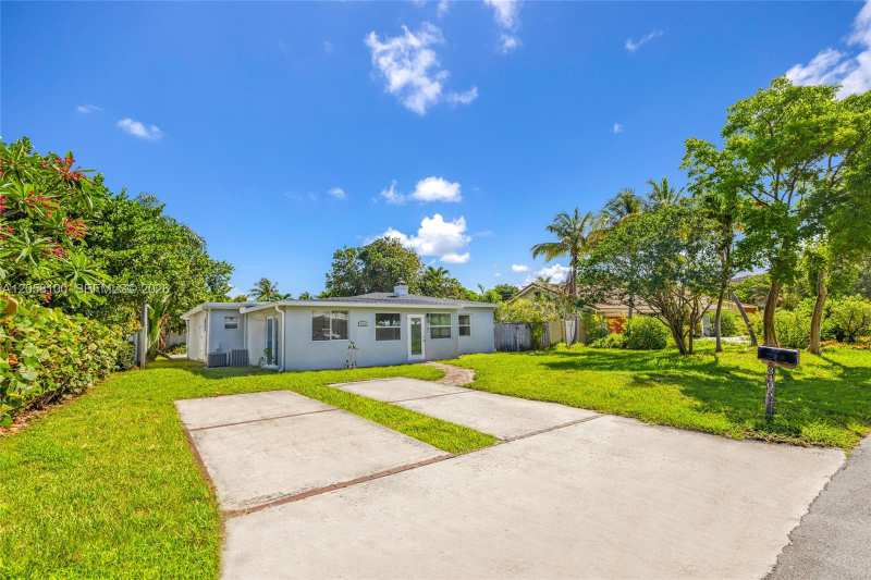 3405 Robbins Rd, Pompano Beach FL 33062