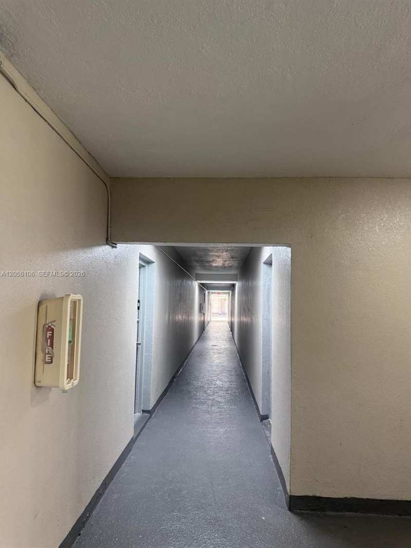 1875 W 56th St # 109, Hialeah FL 33012