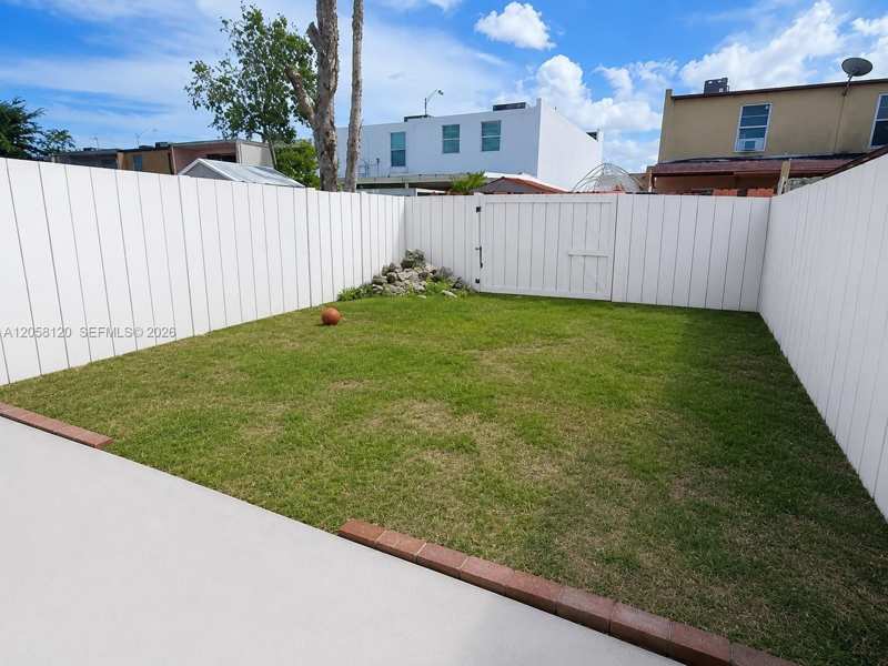 932 W 80th Pl # 0, Hialeah FL 33014