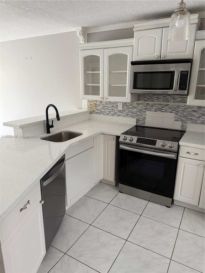 1780 NE 191st St # 2, Miami FL 33179