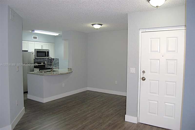 2803 N Oakland Forest Dr # 108, Oakland Park FL 33309