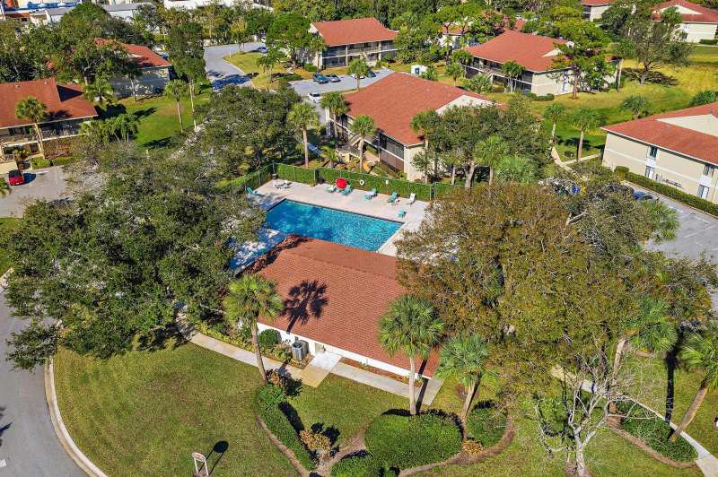 6531 Chasewood Drive # H, Jupiter FL 33458