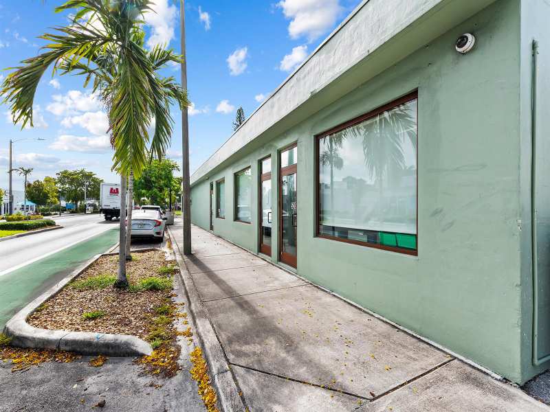 520 NE 13TH Street, Fort Lauderdale FL 33304