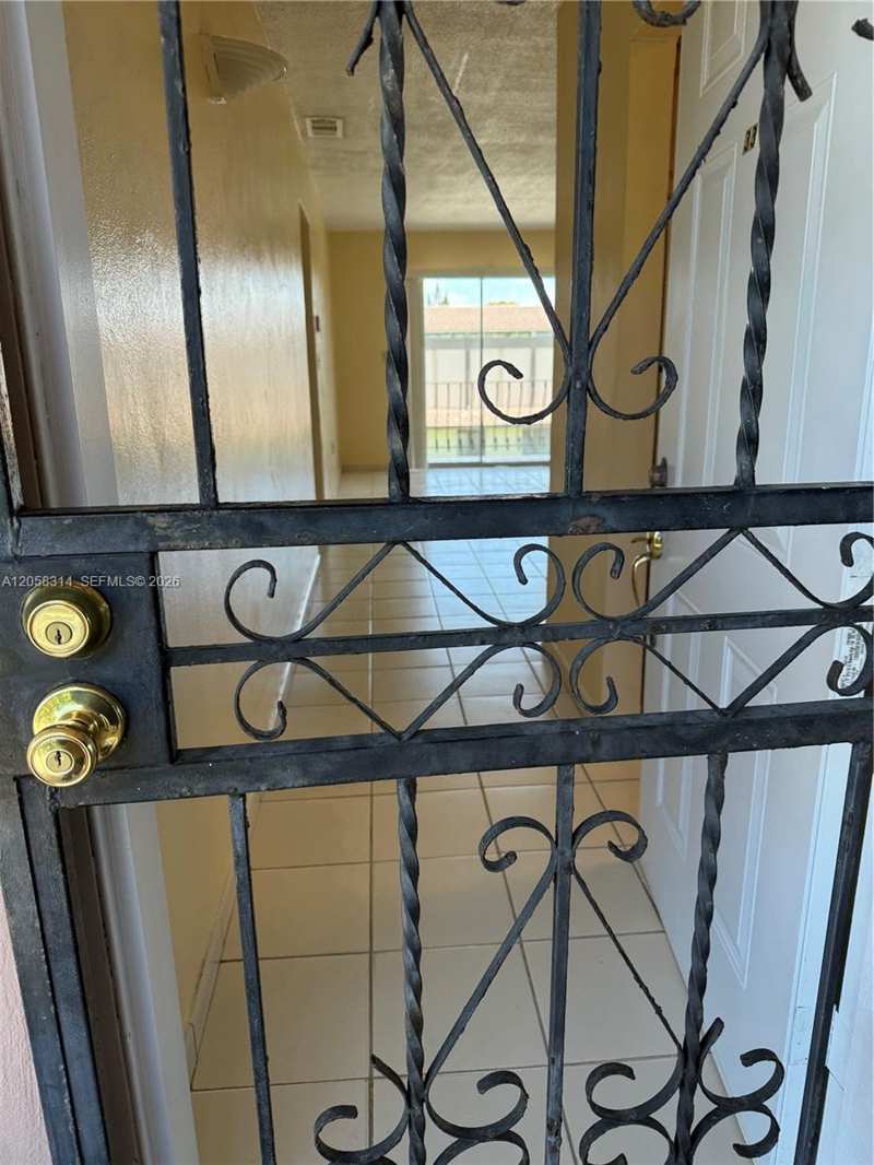 10 SW 45th Ave # 33, Miami FL 33134