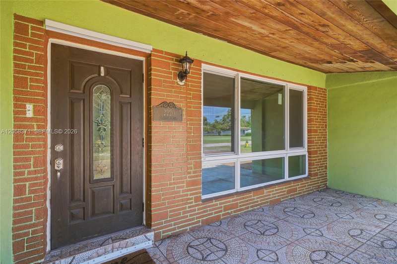 2220 De Soto Dr, Miramar FL 33023