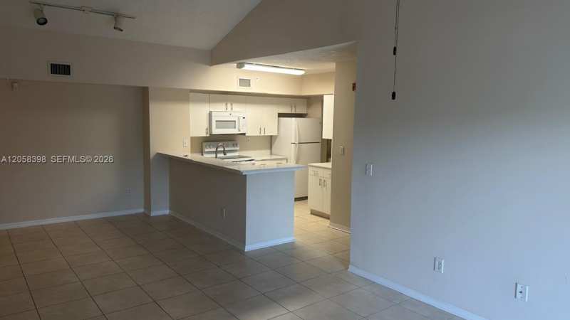 2600 S University Dr # 325, Davie FL 33328