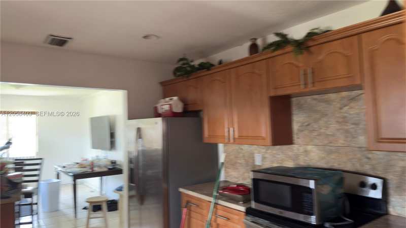 669 W 23rd St, Hialeah FL 33010