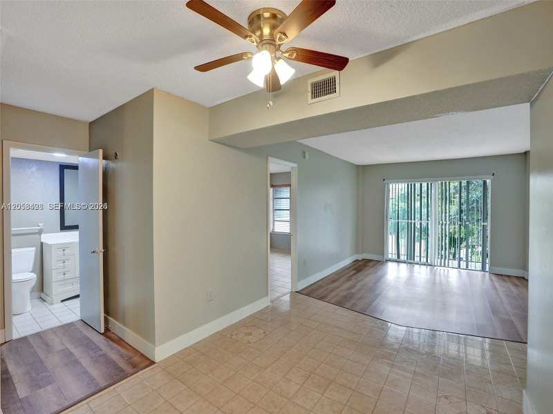 4166 Inverrary Dr # 403, Lauderhill FL 33319