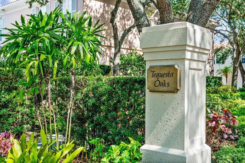 73 Laurel Oaks Circle, Jupiter FL 33469
