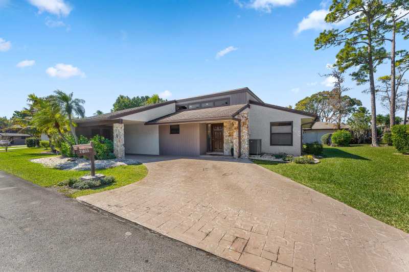 7811 BEECHFERN Circle # 26, Tamarac FL 33321