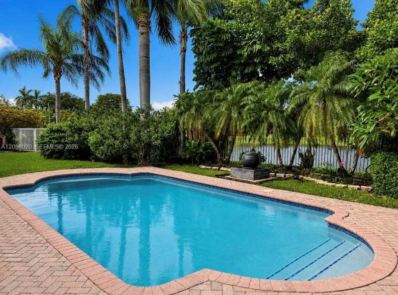 16445 Sapphire Pl, Weston FL 33331