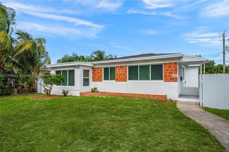 1271 NE 159th St, North Miami Beach FL 33162