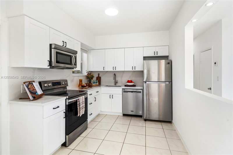 1271 NE 159th St, North Miami Beach FL 33162