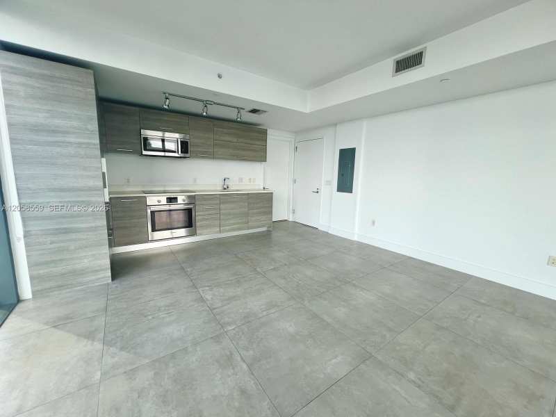 650 NE 32nd St # 908, Miami FL 33137