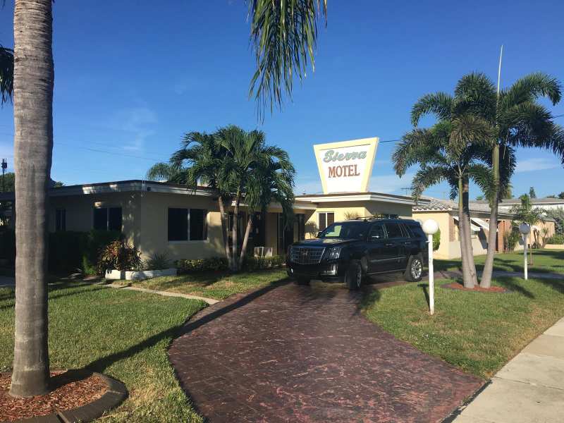 1743 RODMAN Street, Hollywood FL 33020