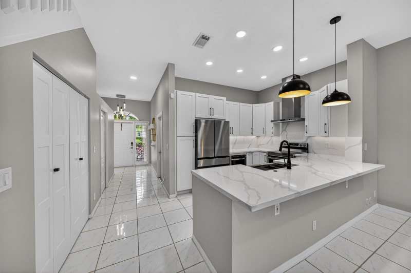 835 NE 17th Way, Fort Lauderdale FL 33304