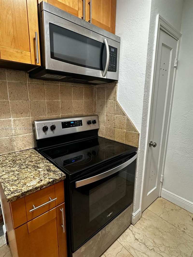 903 NE 111th St # 903, Biscayne Park FL 33161