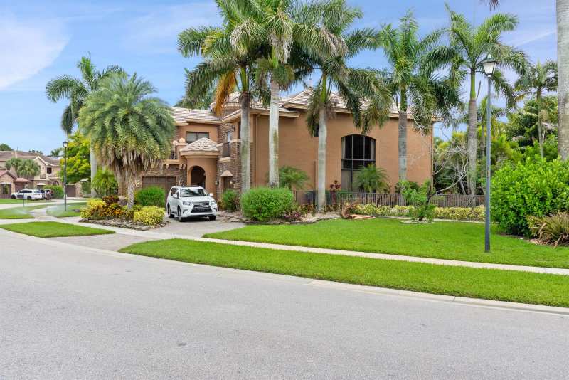 3501 COLLONADE Drive, Wellington FL 33449