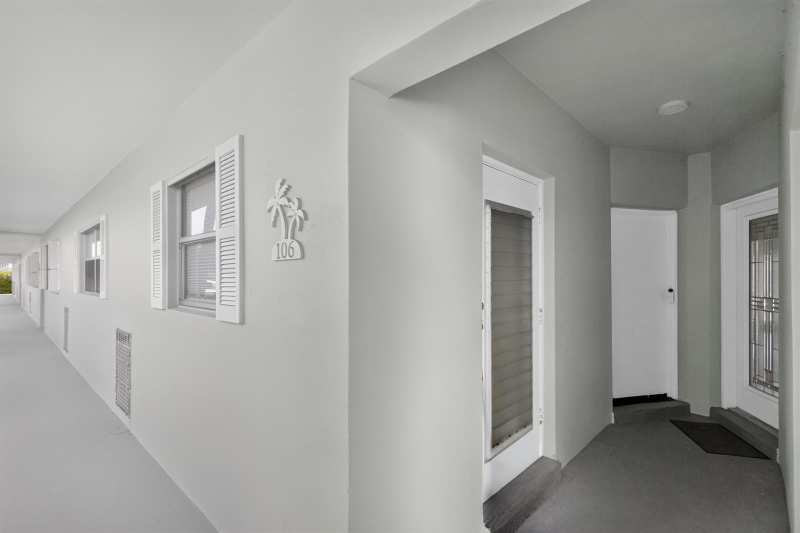 110 Wettaw Lane # 106, North Palm Beach FL 33408
