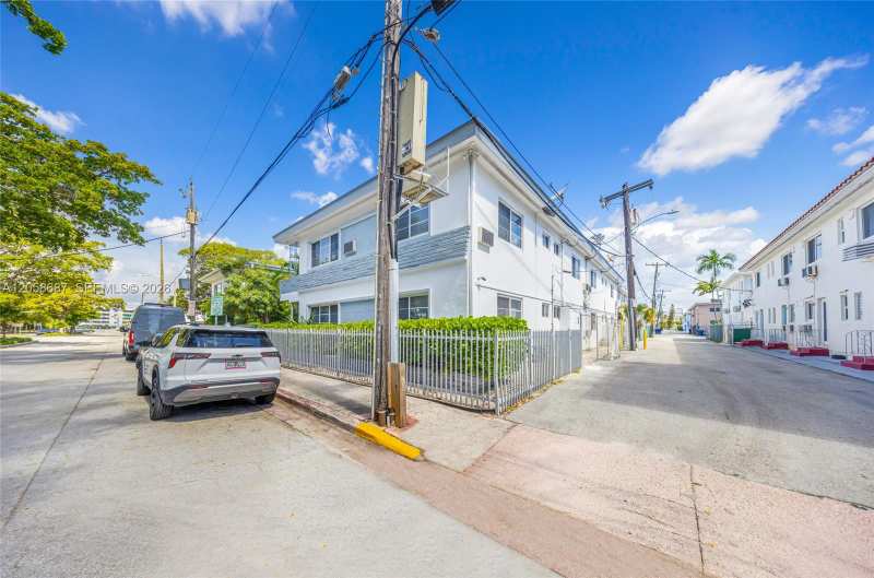 535 73rd St, Miami Beach FL 33141