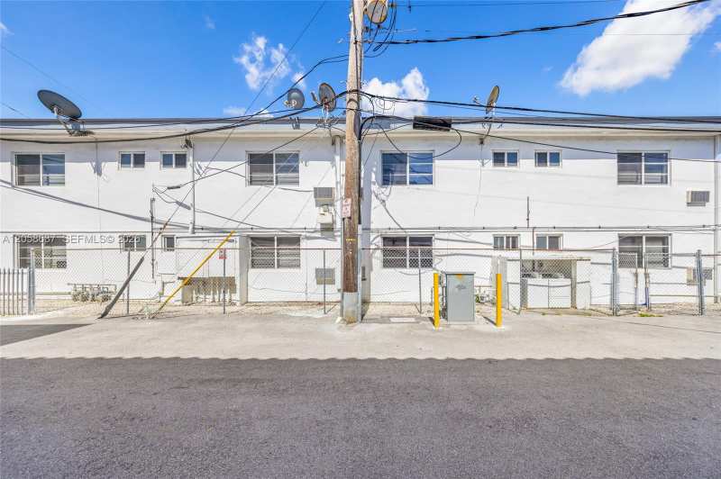 535 73rd St, Miami Beach FL 33141