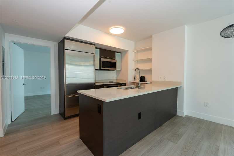 500 Brickell Ave # 1407, Miami FL 33131