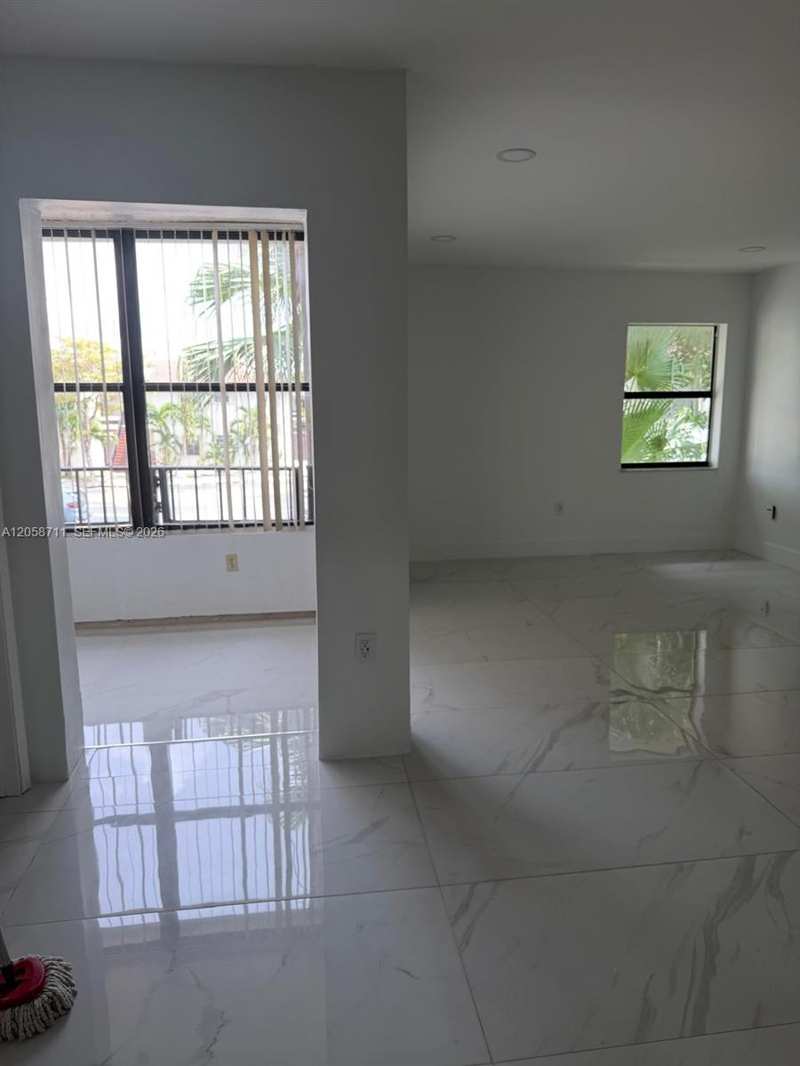 10875 NW 7th St # 36, Miami FL 33172