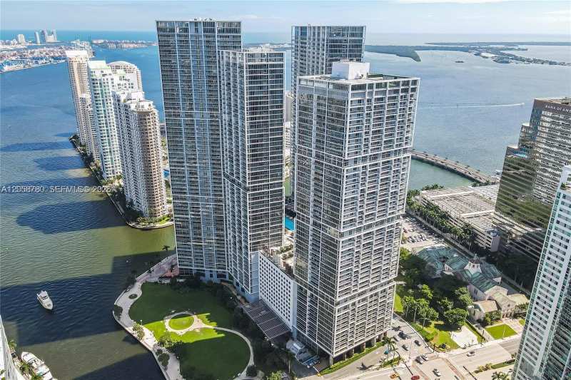 475 Brickell Ave # 3710, Miami FL 33131