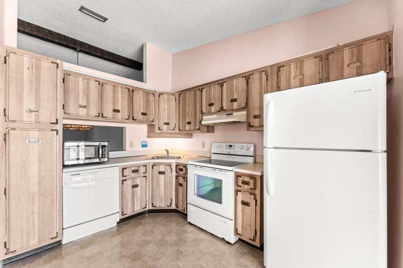 1024 Green Pine Boulevard # I, West Palm Beach FL 33409