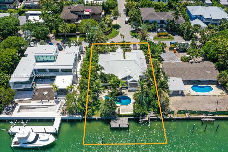 621 N Mashta Drive, Key Biscayne FL 33149
