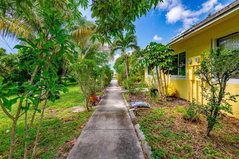 2501 TAYLOR Street # C, Hollywood FL 33020