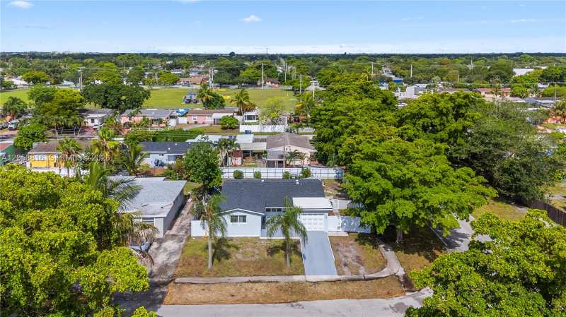 840 N 70th Way, Hollywood FL 33024