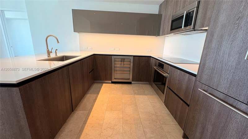 88 SW 7th St # 2603, Miami FL 33130