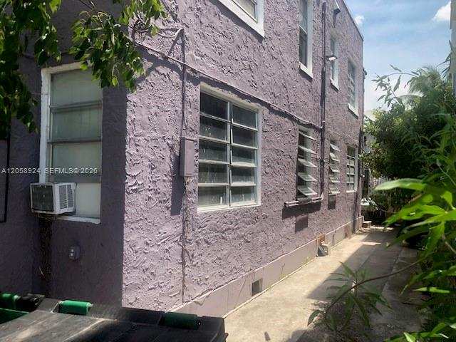 125 NW 7th Ave # 1, Miami FL 33128