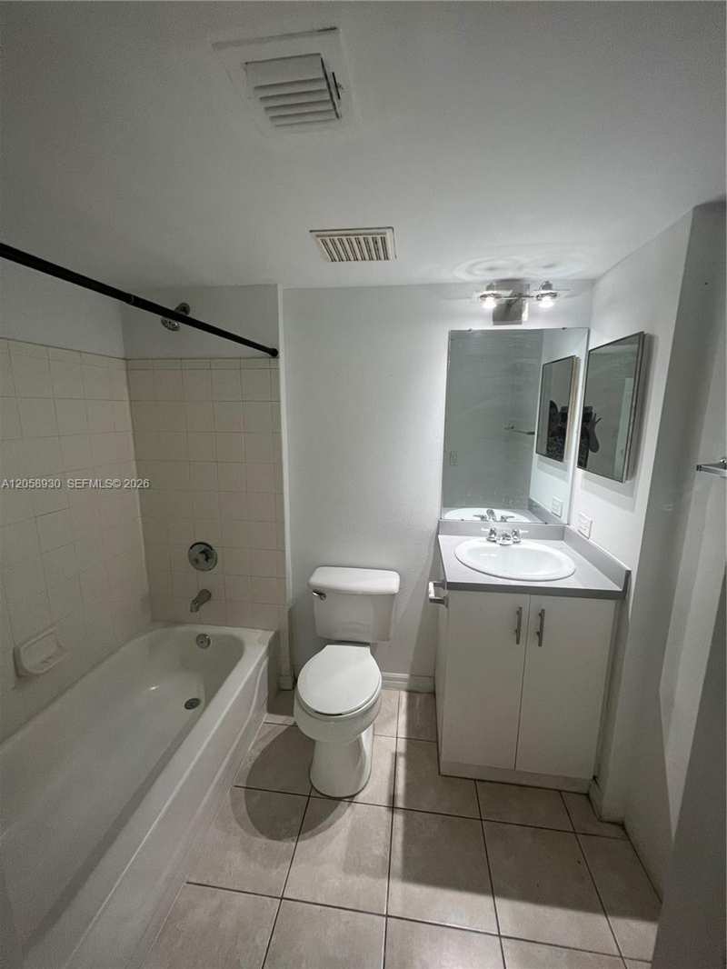 2427 Centergate Dr # 305, Miramar FL 33025