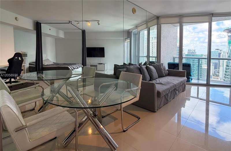 475 Brickell Ave # 5008, Miami FL 33131