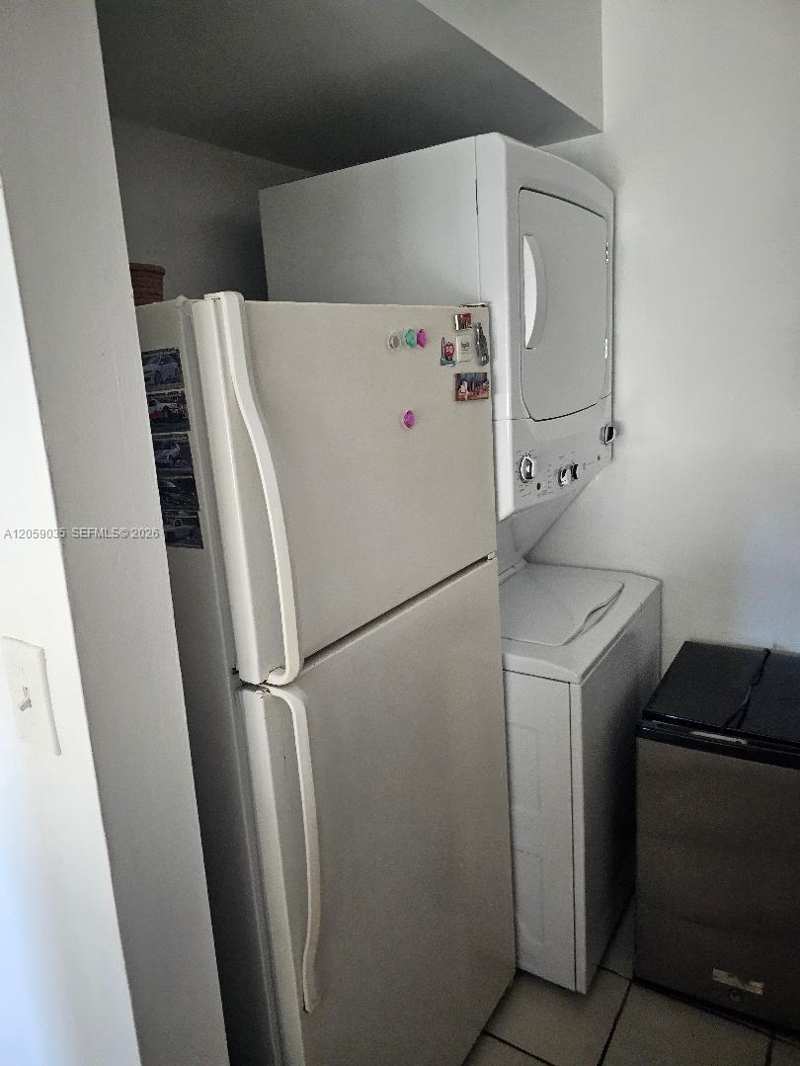 2505 W 67th Pl # 27, Hialeah FL 33016