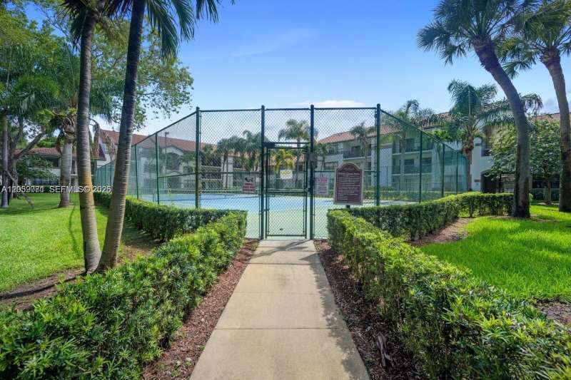 510 S Park Rd # 10, Hollywood FL 33021