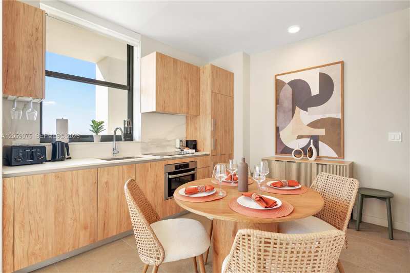 11 NE 6th St # 2401, Miami FL 33132