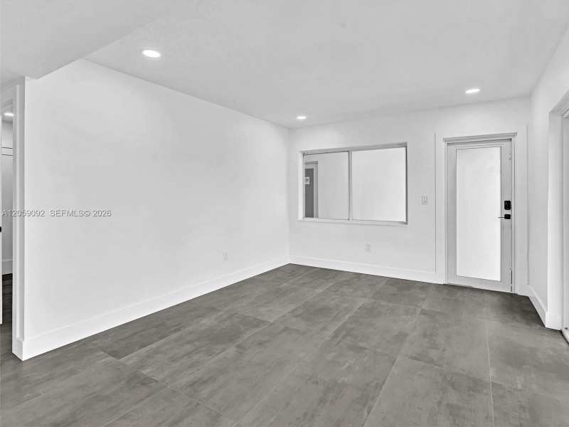 11900 N Bayshore Dr # 205, North Miami FL 33181