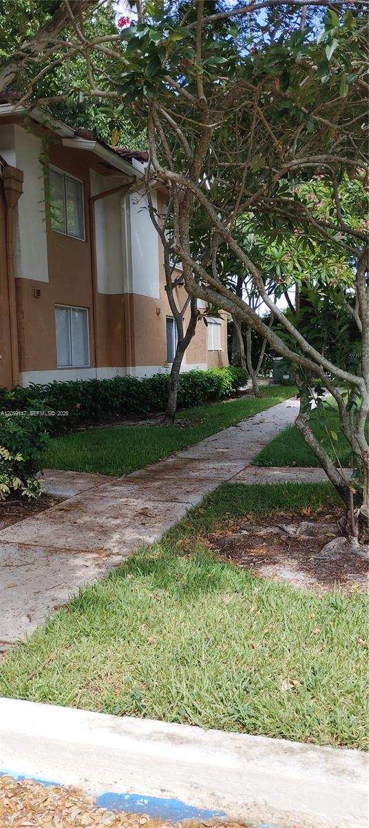 729 NW, Plantation FL 33324