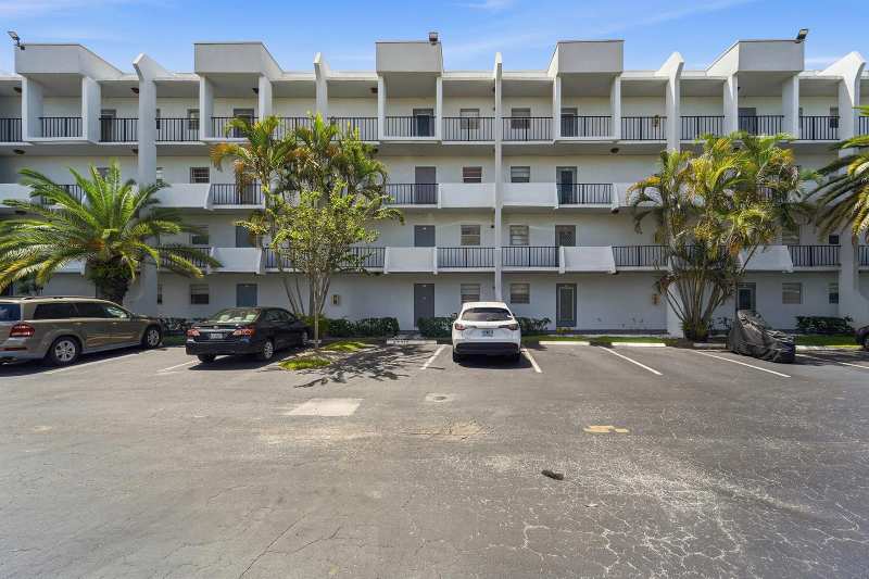 3000 E SUNRISE LAKES Drive E # 223, Sunrise FL 33322