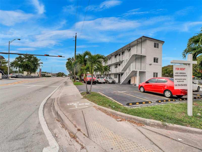 14190 W Dixie Hwy # 1, North Miami FL 33161