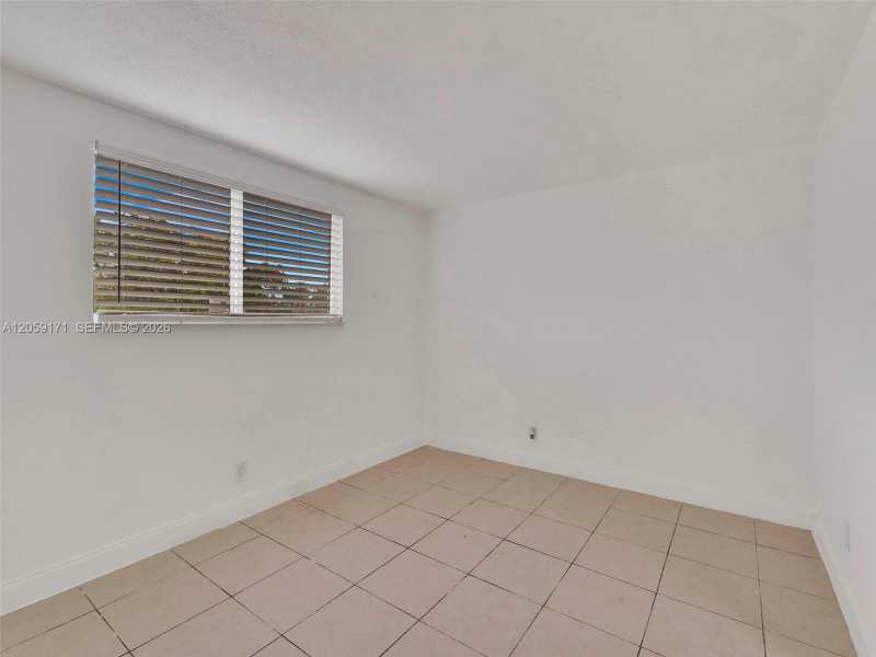 14190 W Dixie Hwy # 1, North Miami FL 33161